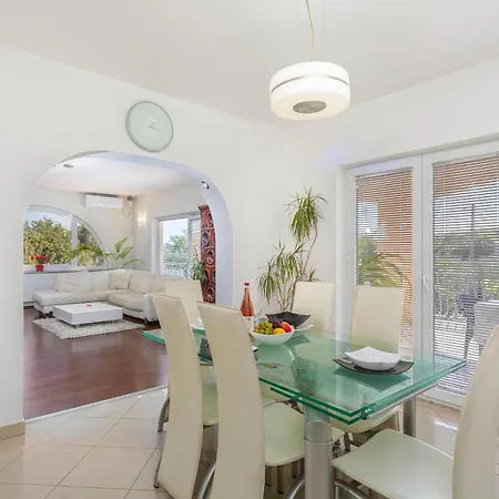 In With Kitchen Apartman