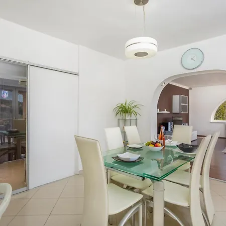 In With Kitchen